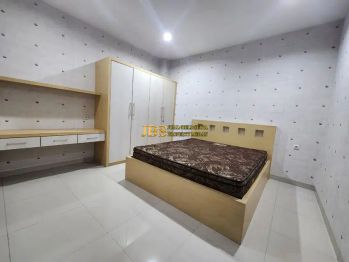 Dijual Villa 2,5 Tingkat Siap Huni di Komplek Cemara Asri Jalan Azalea