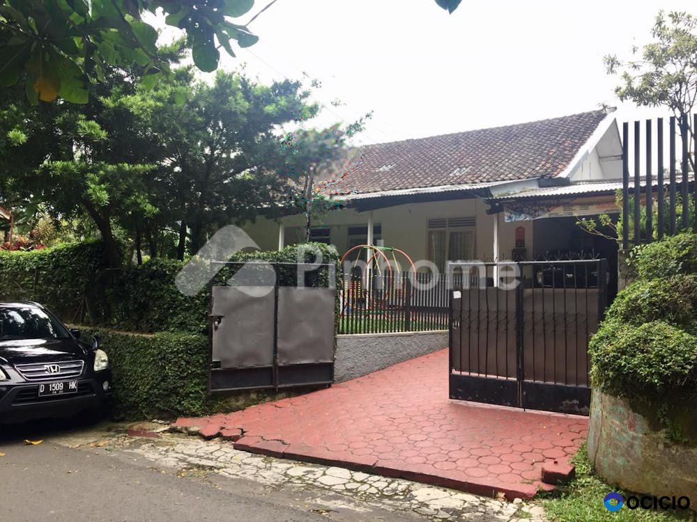 Dijual Rumah Lama Terawat Di Lokasi Nyaman Dan Asri di Sayap Dago