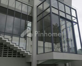 Dijual Rumah Modern Minimalis di Kota Baru Parahyangan