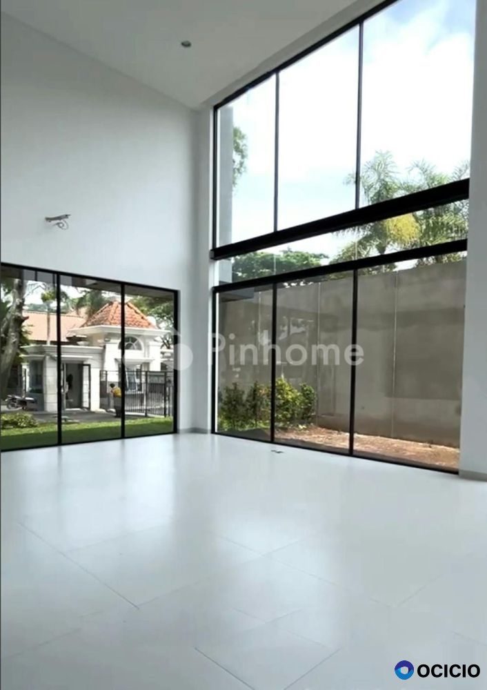 Dijual Rumah Lux Minimalis di Kota Baru Parahyangan