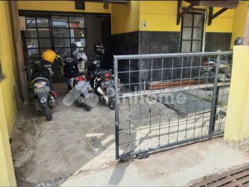 Dijual Rumah Cocok Untuk Tempat Usaha di Antapani