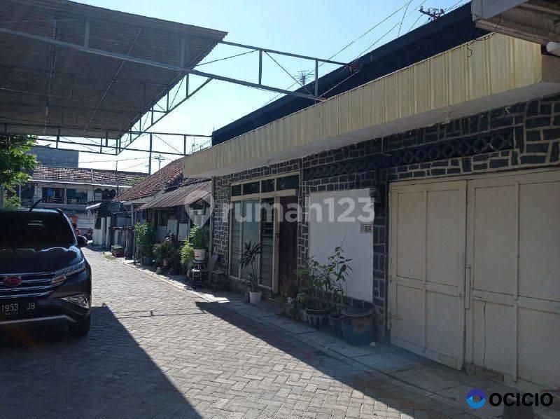 Rumah Tengah Kota Jl. Guntur Belakang Jl. Ahmad Jais Surabaya