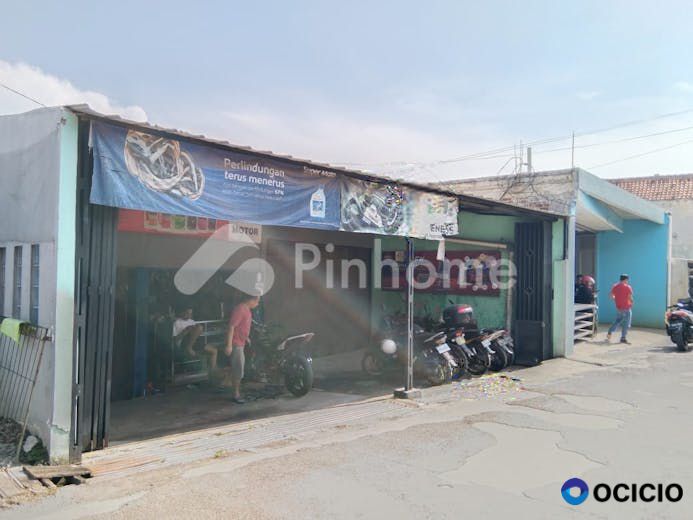 Dijual Rumah / Tempat Usaha, Strategis di Jl. Manirancan Majalaya