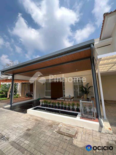 Dijual Rumah Di Komplek Fasilitas Terbaik di Kota Baru Parahyangan