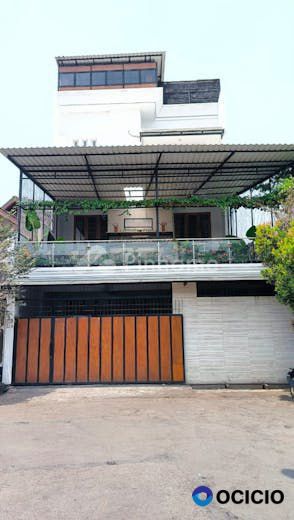 Dijual Rumah Full Furnished Siap Huni di Jl. Kembar Timur