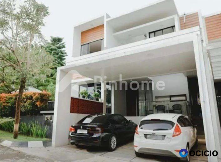 Dijual Rumah Mewah Di Lingkungan Asri di Perumahan Citra Green Dago