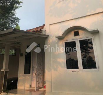 Dijual Rumah Lokasi Bagus di Awiligar