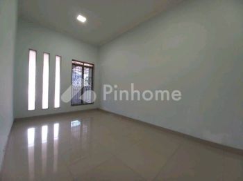 Dijual Rumah Siap Pakai di Taman Kopo Indah 3