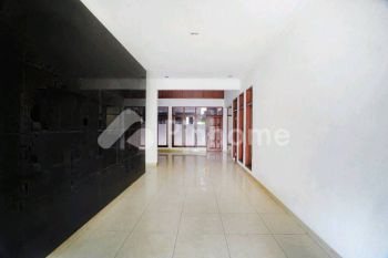 Dijual Rumah Lokasi Bagus di Jl. Antapani