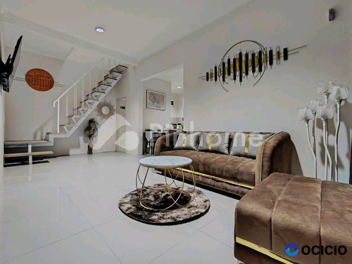 Dijual Rumah Semi Furnish di Taman Raflesia Kawaluyaan