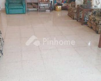 Dijual Rumah Lingkungan Asri di Jl Mairin Kebayoran Lama