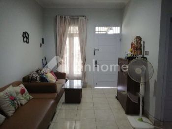 Dijual Rumah Siap Pakai di Vila Rizki Ilhami Jl. Legok Raya