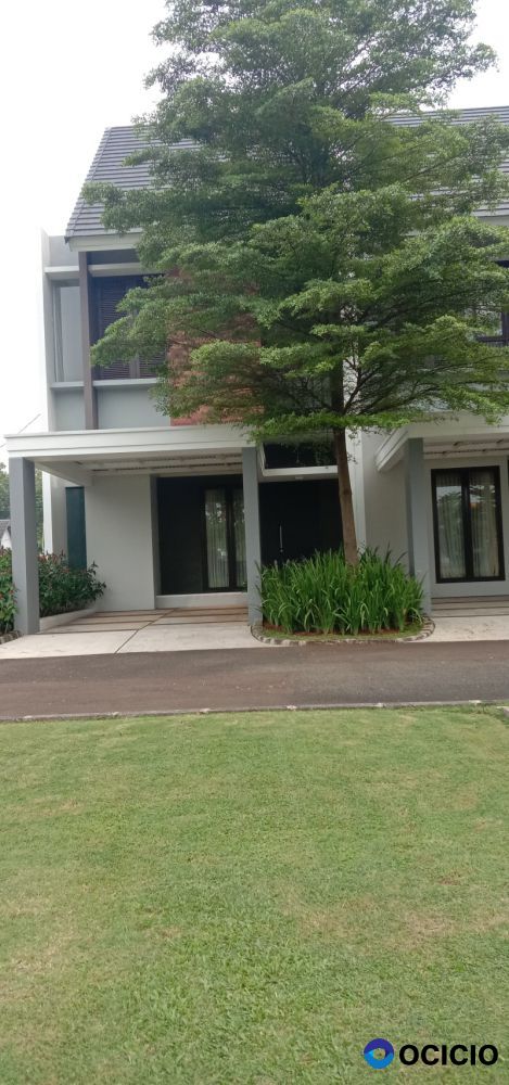 Rumah elegan, murah, 2 lantai pinggir jl.tol Jagorawi km 9 Cimanggis depok