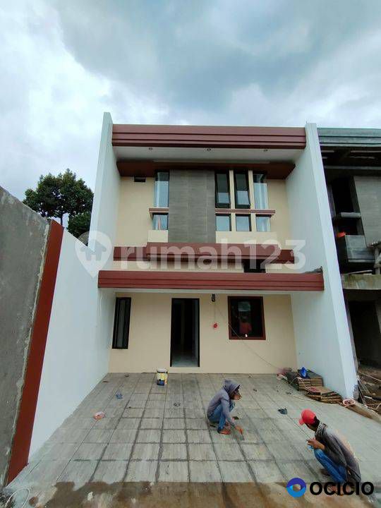 Dijual Rumah 2 Lantai Mewah Strategis Dalam Cluster di Jatiwaringin Pondok Gede