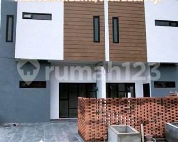Rumah 2 lantai SCANDINAVIAN dekat MERR SURABAYA SHM TANPA DP