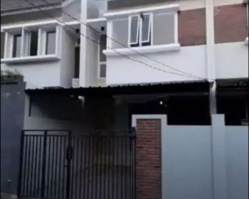 Dijual rumah tingkat siap huni murah di jatiwaringin