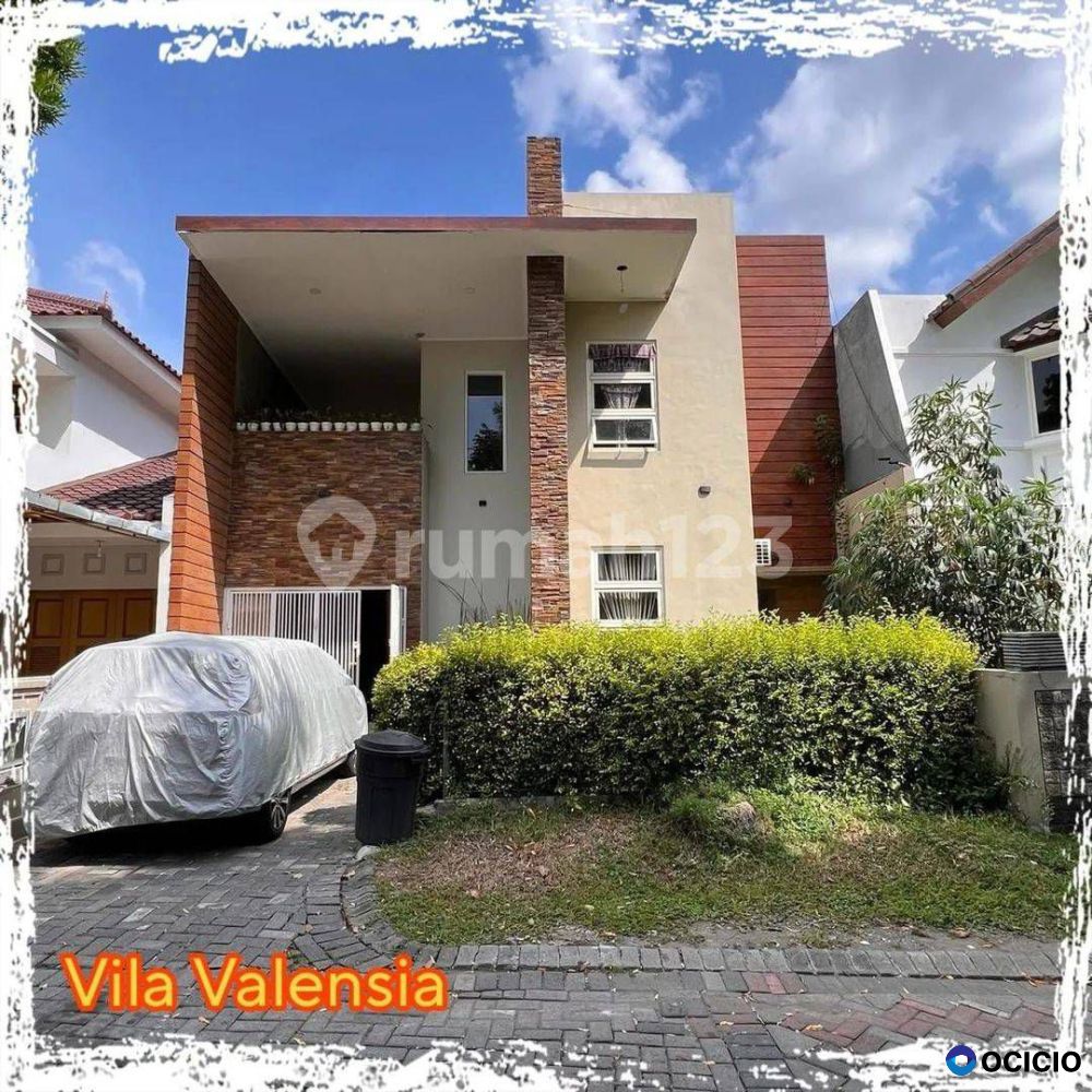 Rumah Villa Valensia By Pakuwon Indah 2 Row 2 Mobil, Carport 1