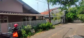 Dijual rumah second murah tanah 235m2 di komplek Pemda jatiasih