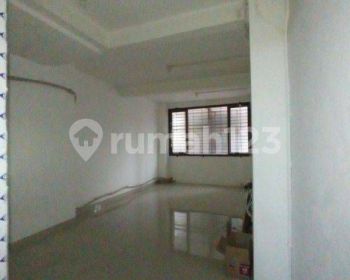 Cepat Ruko 4 Lantai Siap Huni Strategis Raya Kedungdoro Surabaya