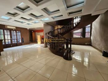 DIJUAL CEPAT BU Rumah Mewah Komplek Griya Riatur Indah Jalan Krisan