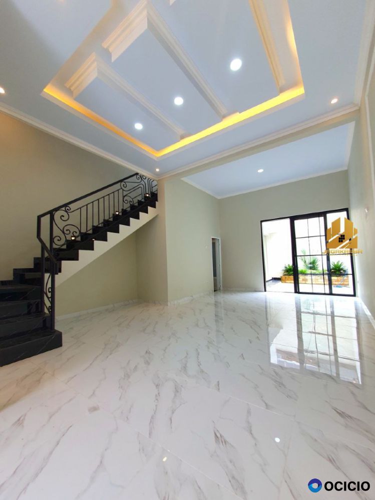 Dijual Rumah 3 Lantai Ada Rooftop Akses 2 Mobil di Jagakarsa