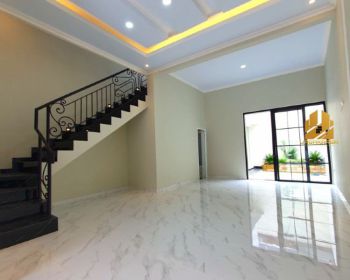 Dijual Rumah 3 Lantai Ada Rooftop Akses 2 Mobil di Jagakarsa