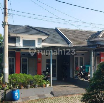 Dijual Rumah Semi Furnish Dekat Stasiun Depok Baru
