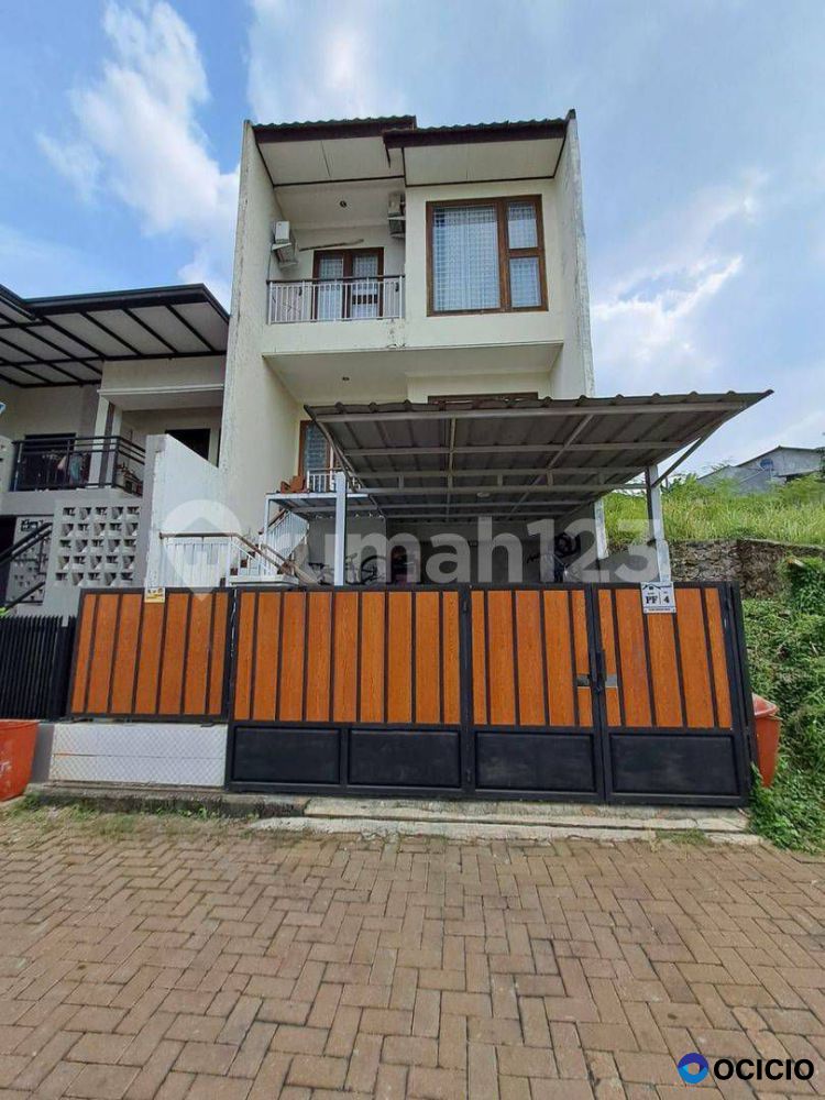 Dijual Cepat Runah Dalam Komplek Dekat Stasiun Depok Baru