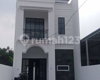 Rumah 2 Lantai Di  Murah Dekat Pintu Toll Desari