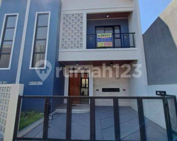 Dijual Rumah 2 Lantai Siap Huni Dekat Toll Desari Depok