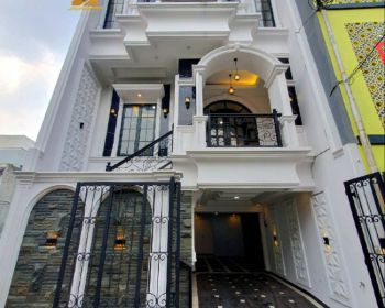 Dijual Rumah 3 Lantai Dekat Halte Busway di Ragunan