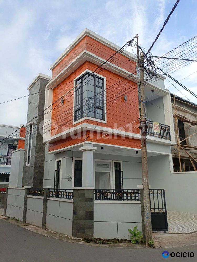 Dijual Rumah Pinggir Jalan Raya Cocok Untuk usaha