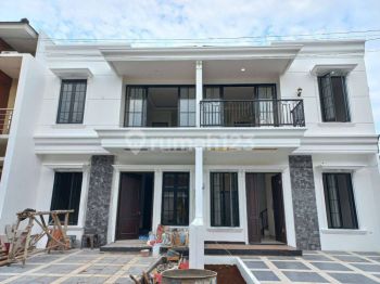 Rumah Clasic Modern dan murah Delat stasiun depok lama