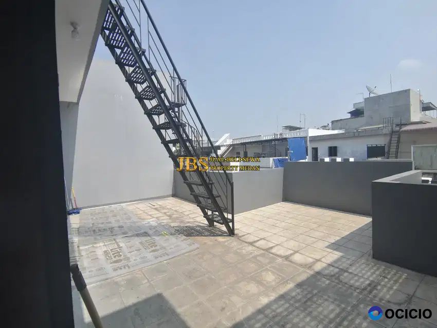 Dijual Villa 2,5 Tingkat di Komplek Cemara Asri Jalan Freesia - Medan