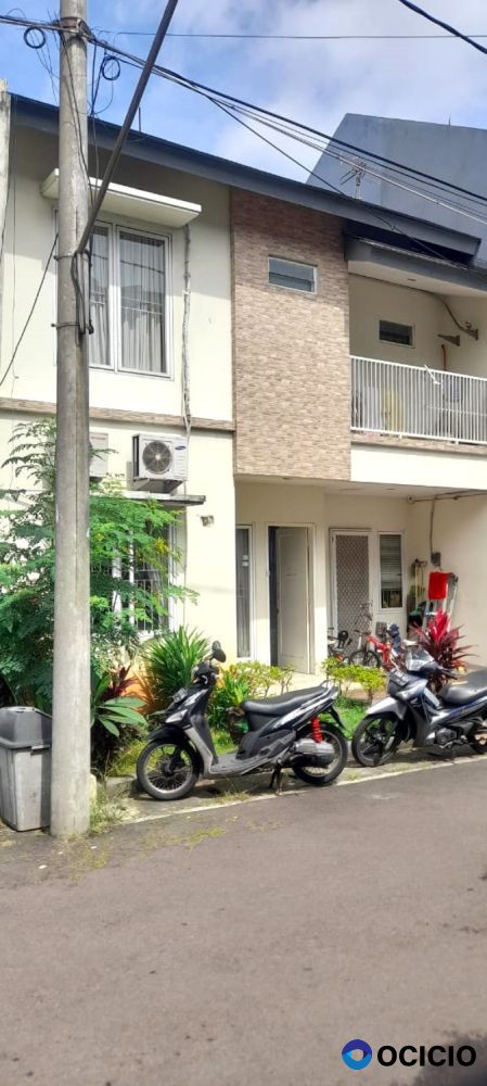 rumah 2 lantai dekat MRT lebak bulus lokasi Cirendeu