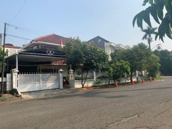 rumah second dalam perumahan vila delima Lebak Bulus