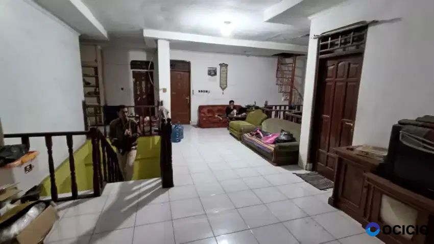 Dijual tempat usaha +rumah LT 355 LB 700 pinggir jl raya margahayu