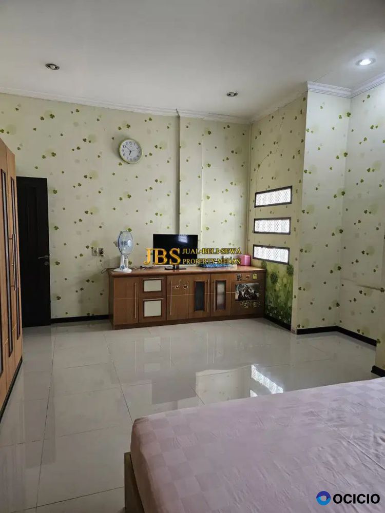 Dijual Rumah 3,5 Tingkat di Komplek Rahayu Mas Jalan Pukat Banting 1