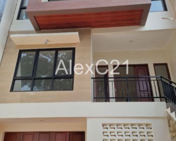 Dijual rumah baru 2 unit bersebelahan (bisa pilih)  di Jagakarsa