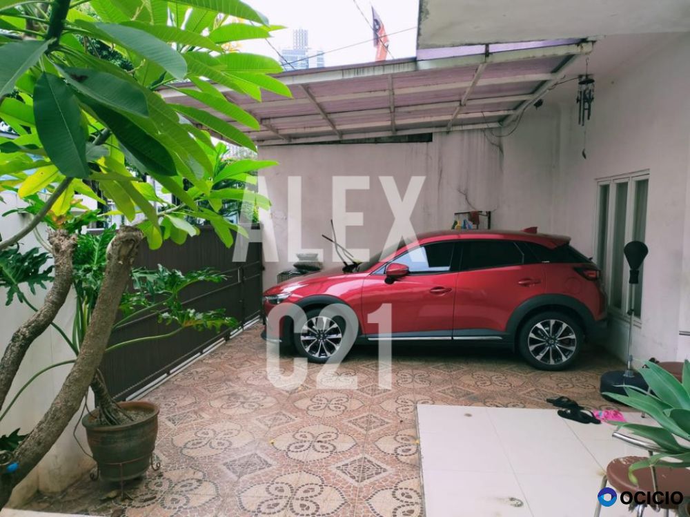 dijual rumah B U BINTARO JAKARTA SELATAN