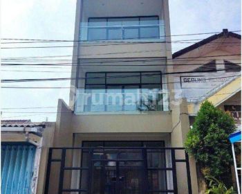 Siap Pakai Tengah Kota Ruko 3,5 Lantai Gubeng Kertajaya