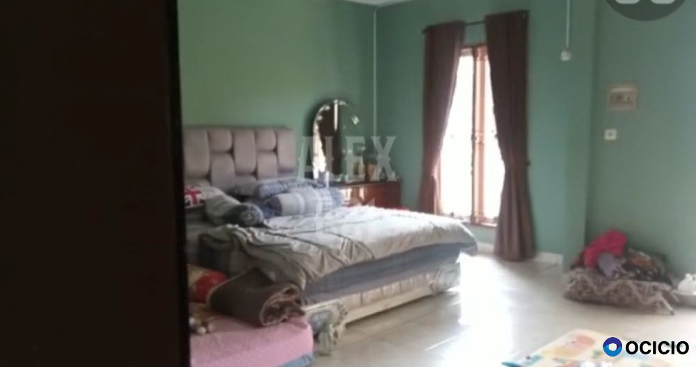 dijual rumah taman semanan indah