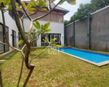 dijual rumah mewah B U dipasar minggu