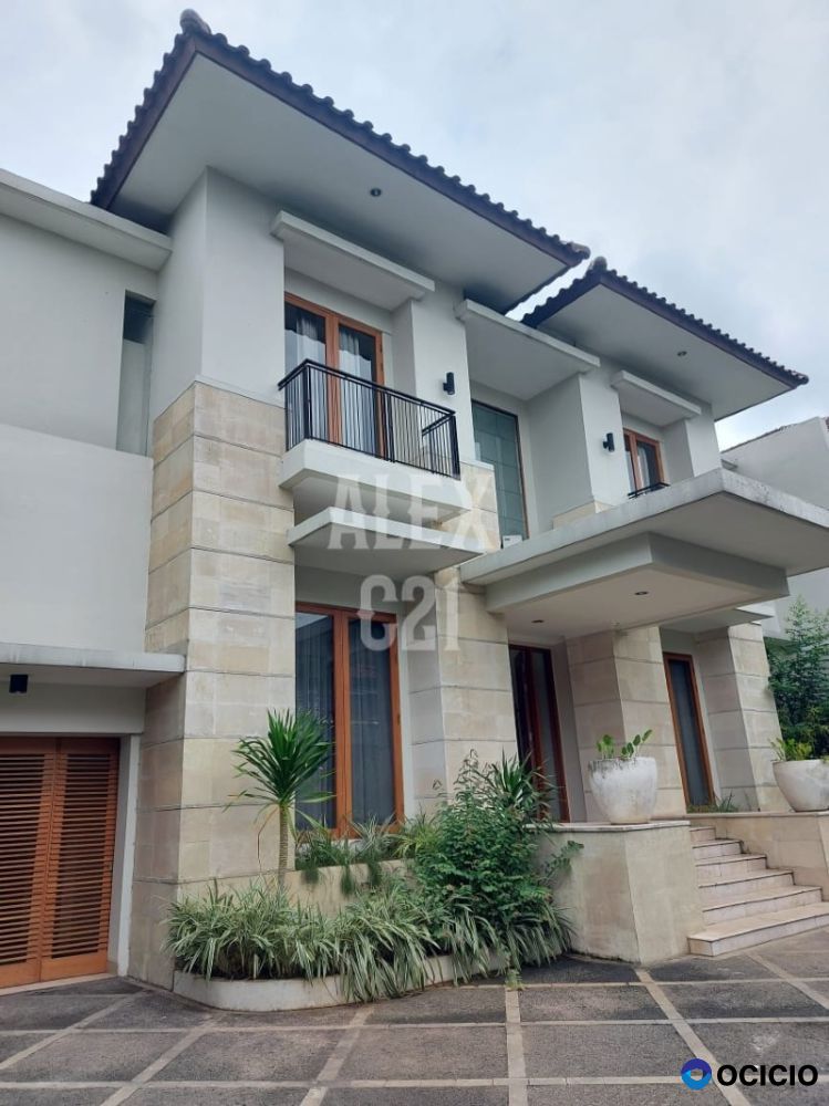 Dijual rumah mewah desain tropis area Kemang Jakarta Selatan