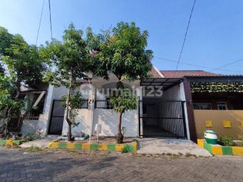 Bebas Banjir Rumah di Wiguna Timur Depan Masjid