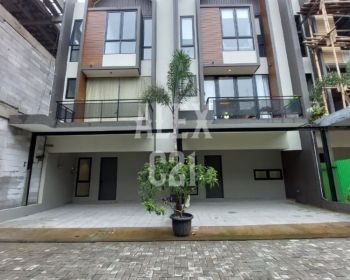 dijual Brand New Town house Scandinavian Jagakarsa Jaksel