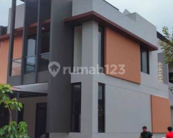 Dijual Cepat Rumah Bagus, Nyaman Dan Aman di Breezy House The Myza, Bsd City