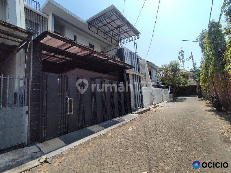 Lebar 9 Dekat Masjid Agung Rumah 2 Lantai Pagesangan Baru