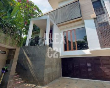 For sale rumah mewah desain modern tropis area Kuningan Jakarta Selatan