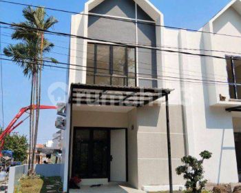 Rumah Bagus Minimalis 2 Lantai Lokasi Strategis Daerah Rungkut